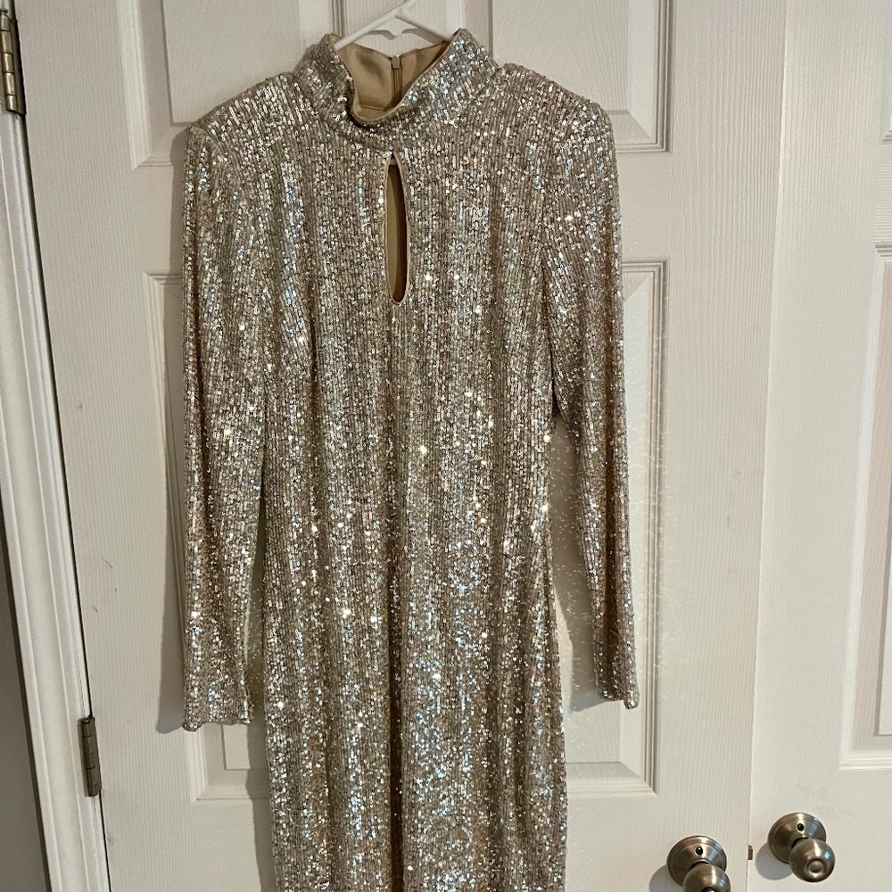 Vince Camuto sequin cocktail dress with keyhole